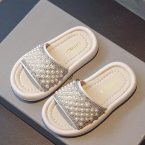 Little Girls Pearl Slides - Picture 1 of 1